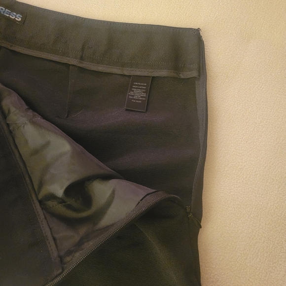 Shorts - Picture 4 of 5